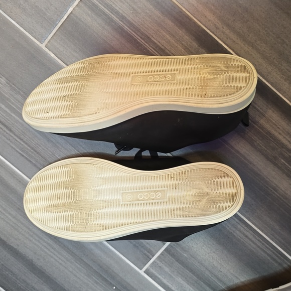 Ecco leather sneakers size 42 (fits US11) - Picture 3 of 5